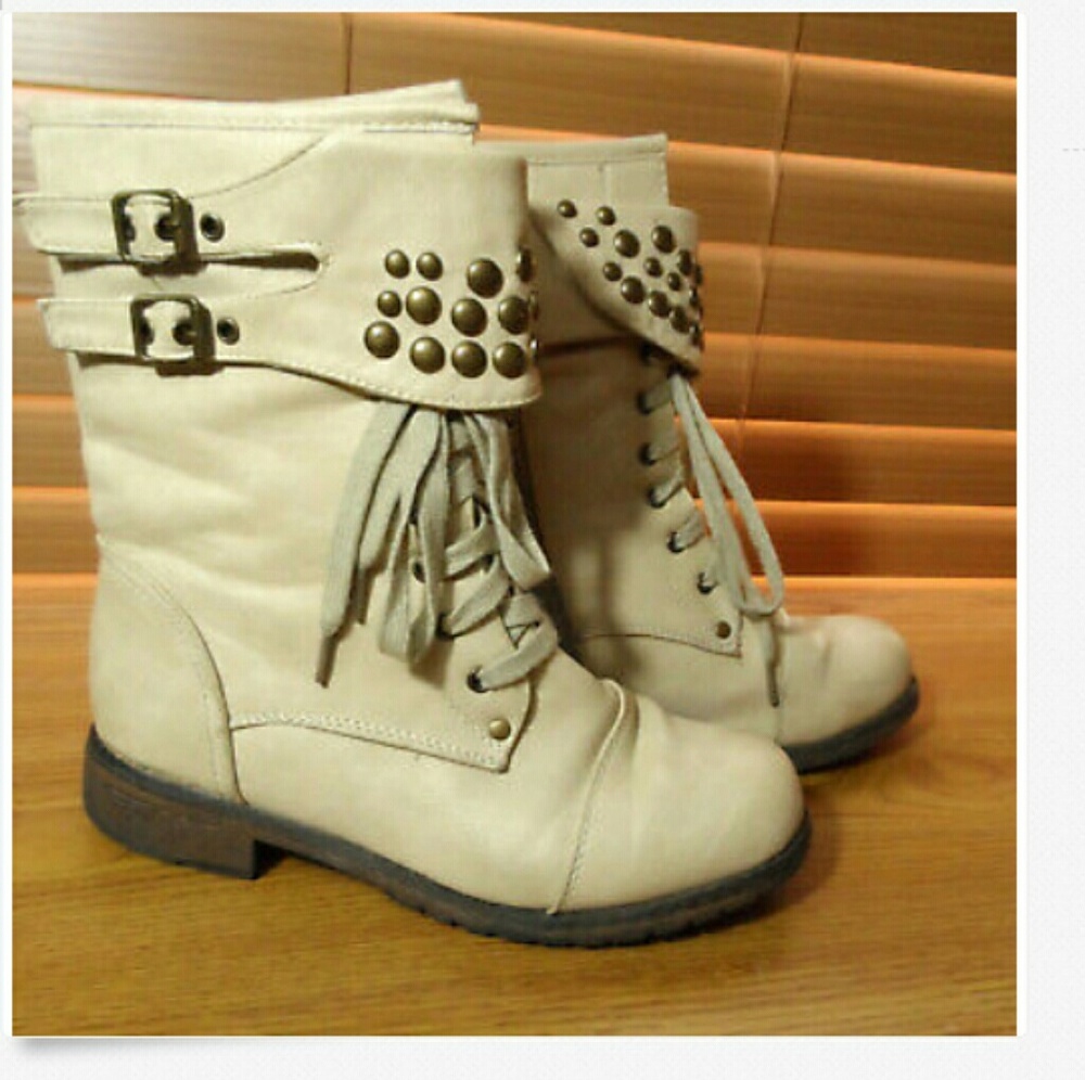 WILD DIVA LOUNGE Studded Biker Boots women 7 Beige Tan Lace & Zip Punk Gothic